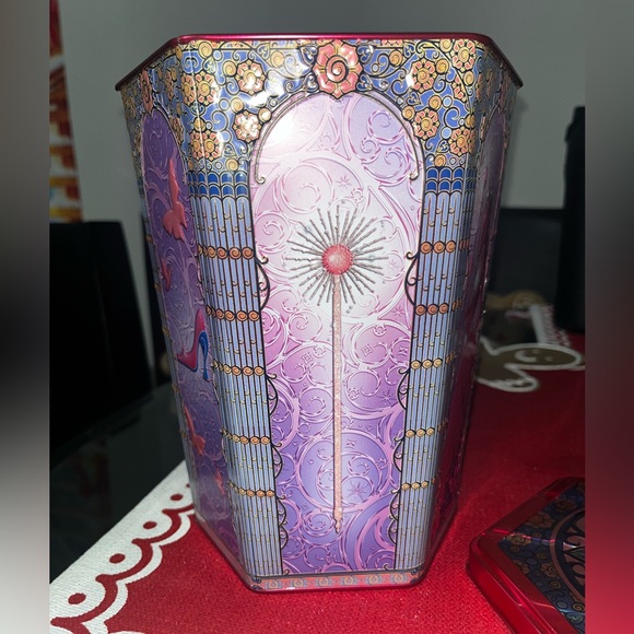 WICKED GLINDA AND ELPHABA POPCORN 🍿 TINS! Regal exclusives limited edition! - Picture 6 of 12